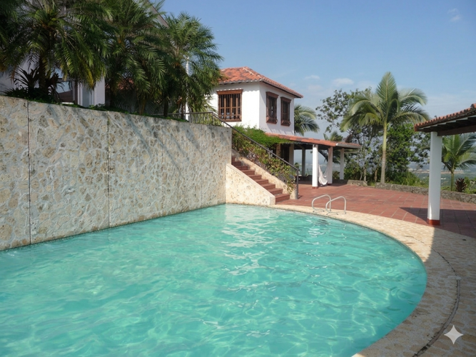 Casa de 10 alcobas en venta en San Vicente, Jamundí, 1126 m² · foto 3 de 22