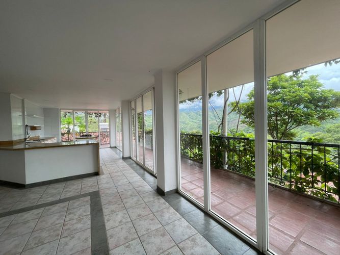 Casa de 10 alcobas en venta en San Vicente, Jamundí, 1126 m² · foto 6 de 22