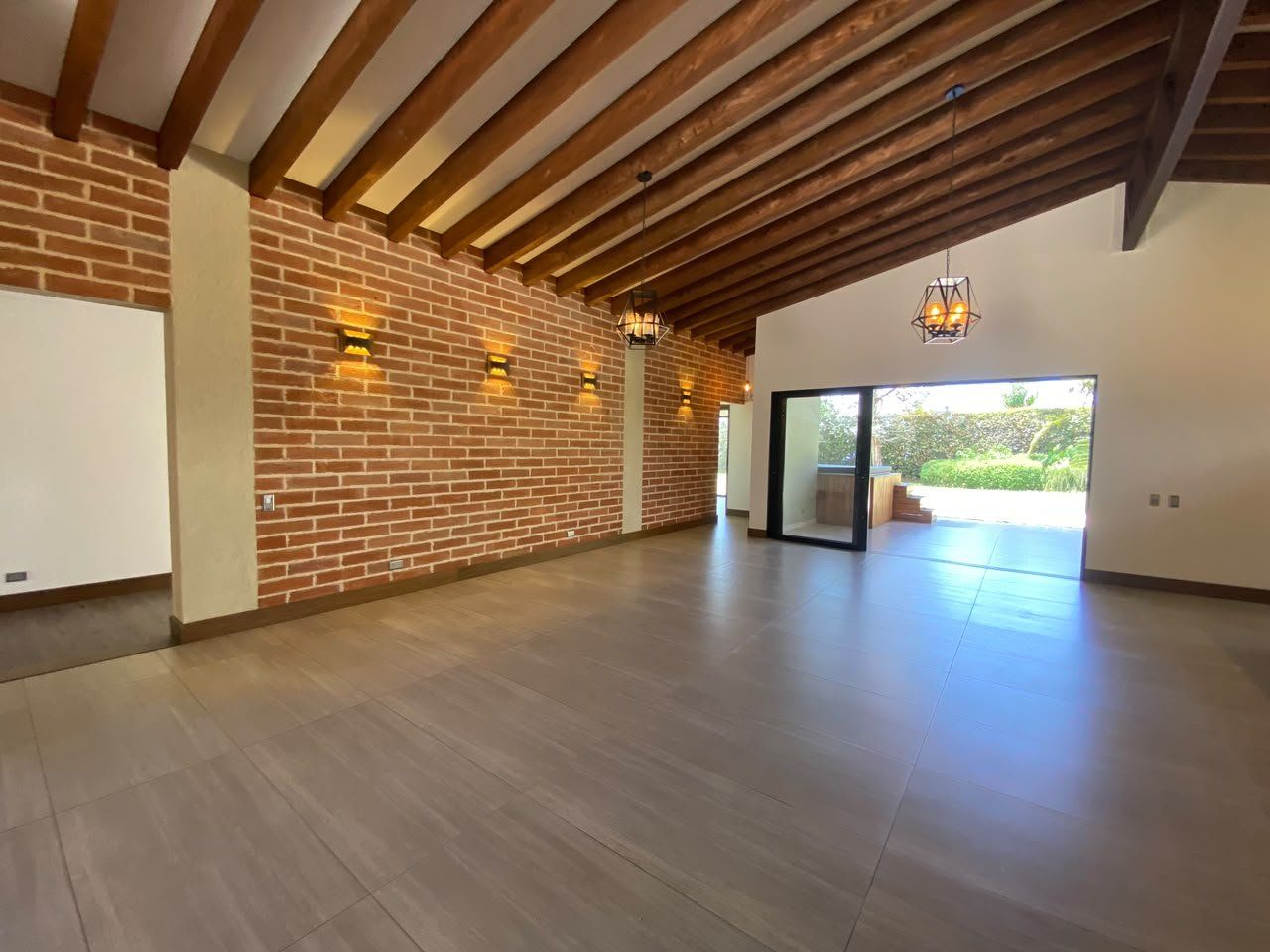 4BR House in Sajonia (380 m²) - 4