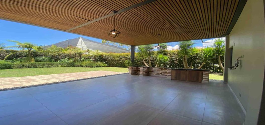 Casa de 4 alcobas en arriendo en Sajonia, Rionegro, 380 m² · foto 14 de 15