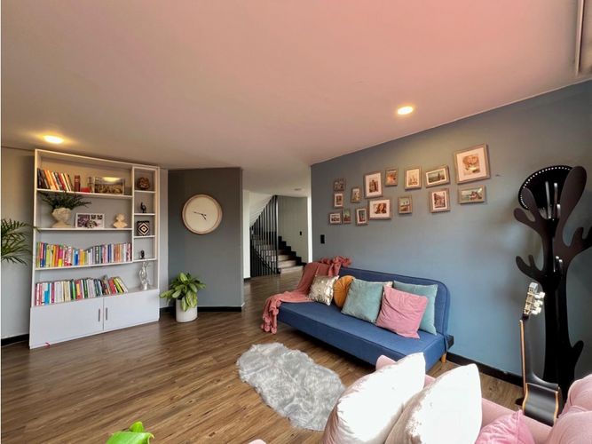 Casa en venta en Colinas De Suba, Bogotá · foto 8 de 24