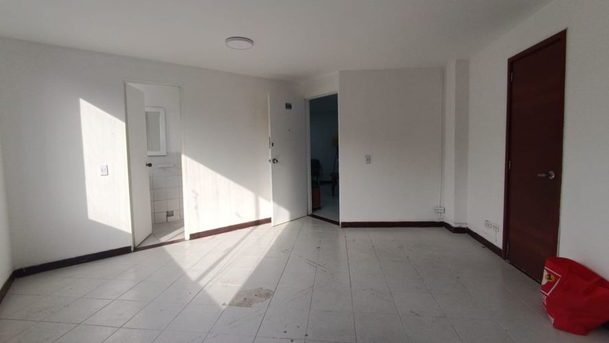 Oficina en arriendo en Bolivariana, Medellín, 22 m² · foto 2 de 5