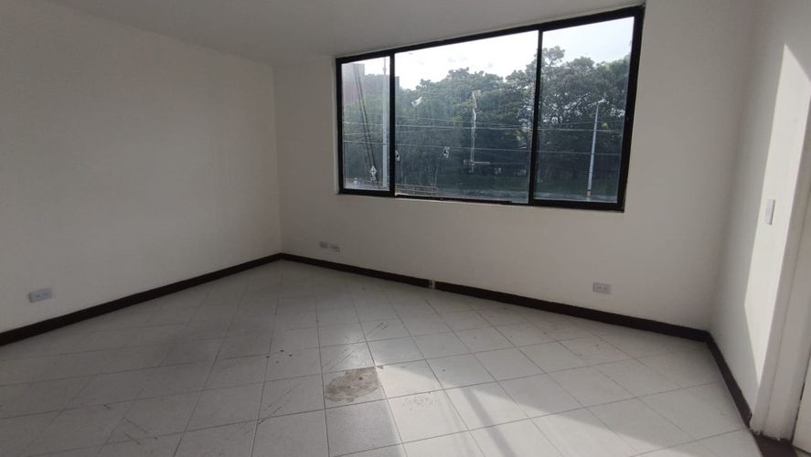 Oficina en arriendo en Bolivariana, Medellín, 22 m² · foto 4 de 5