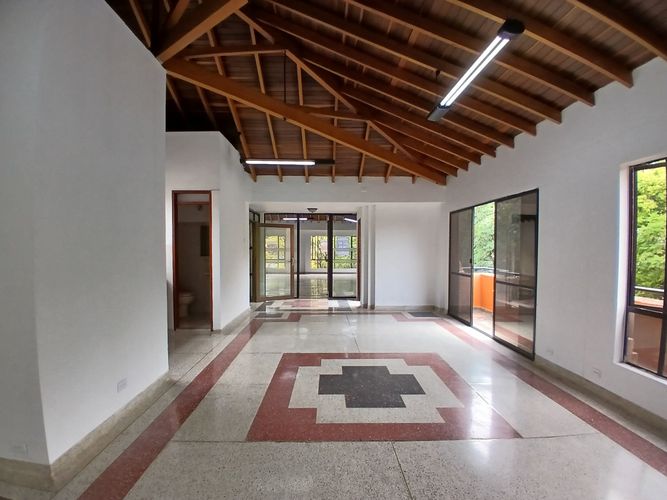 Oficina en arriendo en Estadio, Medellín, 140 m² · foto 3 de 11