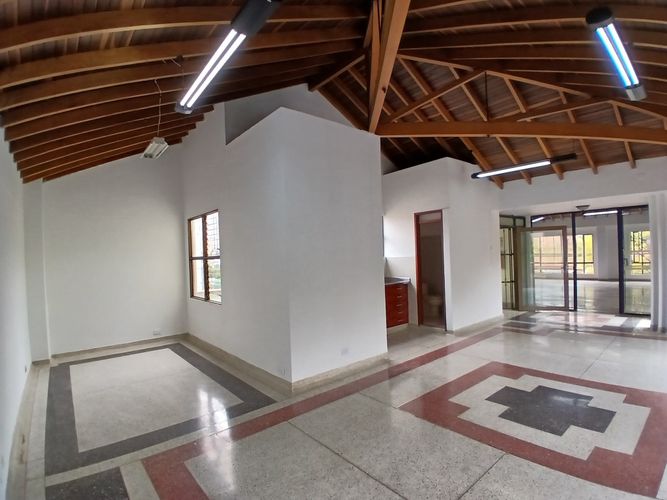 Oficina en arriendo en Estadio, Medellín, 140 m² · foto 4 de 11