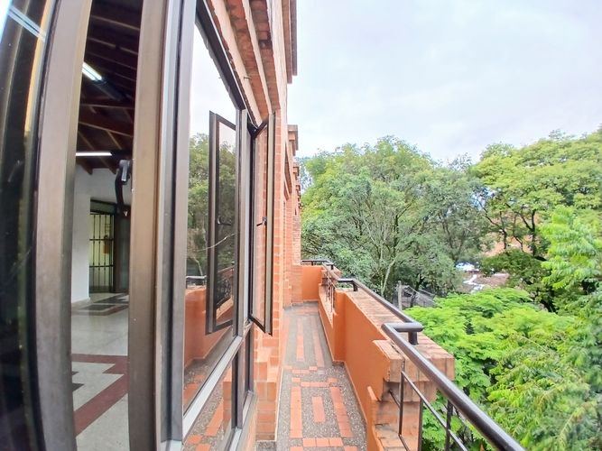 Oficina en arriendo en Estadio, Medellín, 140 m² · foto 5 de 11