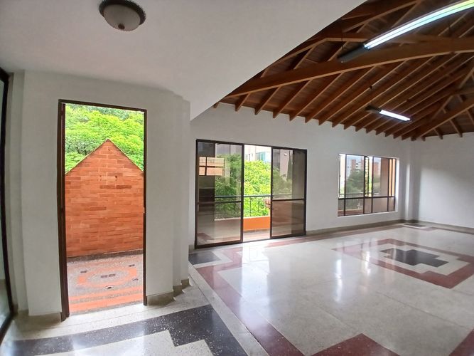 Oficina en arriendo en Estadio, Medellín, 140 m² · foto 6 de 11