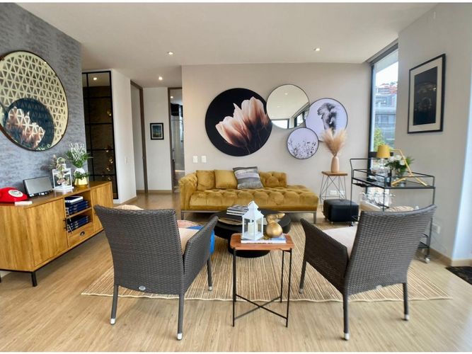 Apartamento de 2 alcobas en venta en Santa Barbara, Bogotá, 143 m² · foto 2 de 15