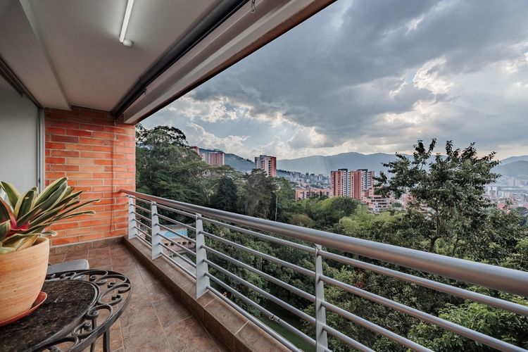 Apartamento de 3 alcobas en venta en Mugá, Envigado, 133 m² · foto 4 de 23