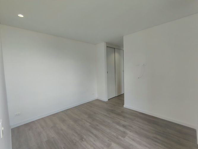 Apartamento de 2 alcobas en arriendo en El Poblado, Medellín, 95 m² · foto 6 de 17