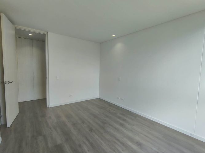 Apartamento de 2 alcobas en arriendo en El Poblado, Medellín, 95 m² · foto 8 de 17