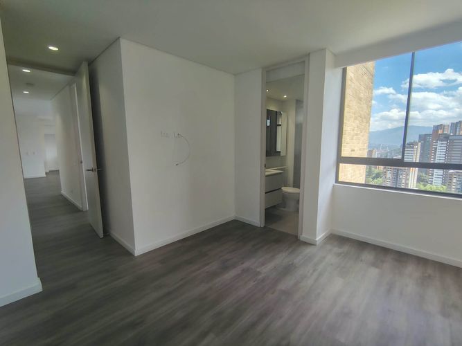 Apartamento de 2 alcobas en arriendo en El Poblado, Medellín, 95 m² · foto 13 de 17