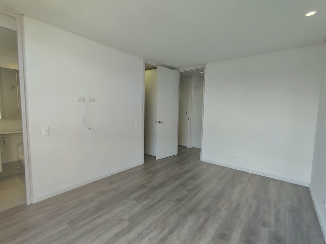 Apartamento de 2 alcobas en arriendo en El Poblado, Medellín, 95 m² · foto 11 de 17