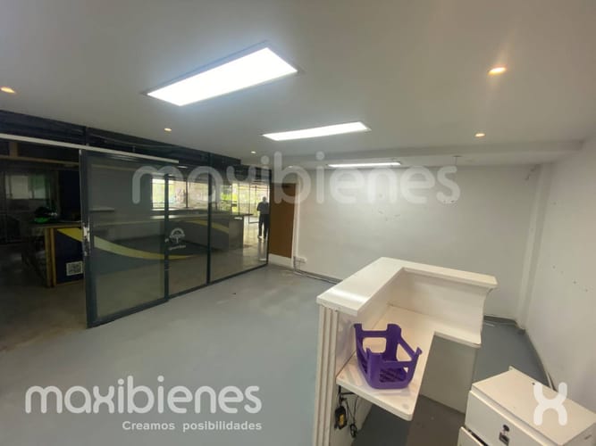 Local en arriendo en Manrique Central, Medellín, 58 m² · foto 2 de 10