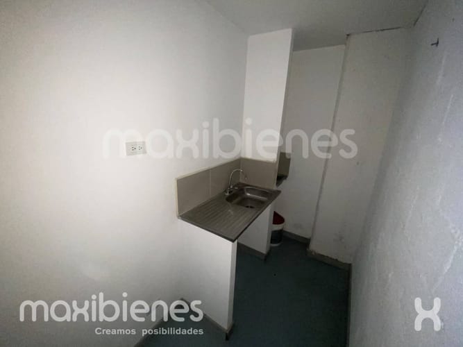 Local en arriendo en Manrique Central, Medellín, 58 m² · foto 6 de 10