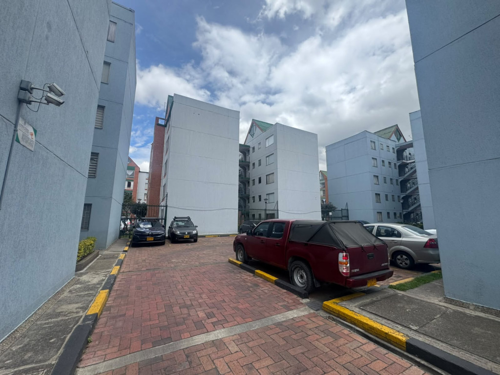 Apartamento en venta en Castilla, Bogotá · foto 4 de 19