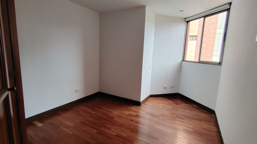 Apartamento de 3 alcobas en arriendo en Los Balsos, Medellín, 105 m² · foto 6 de 9