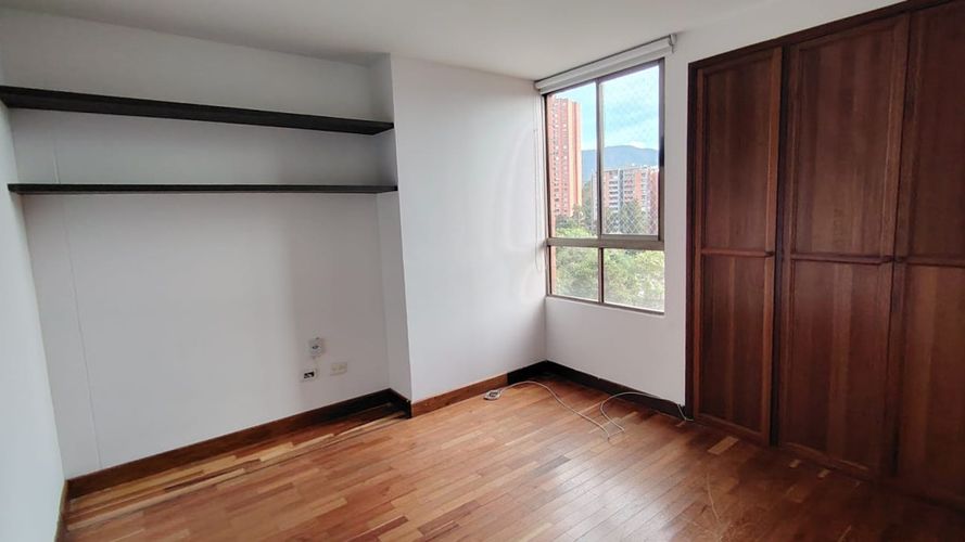 Apartamento de 3 alcobas en arriendo en Los Balsos, Medellín, 105 m² · foto 7 de 9