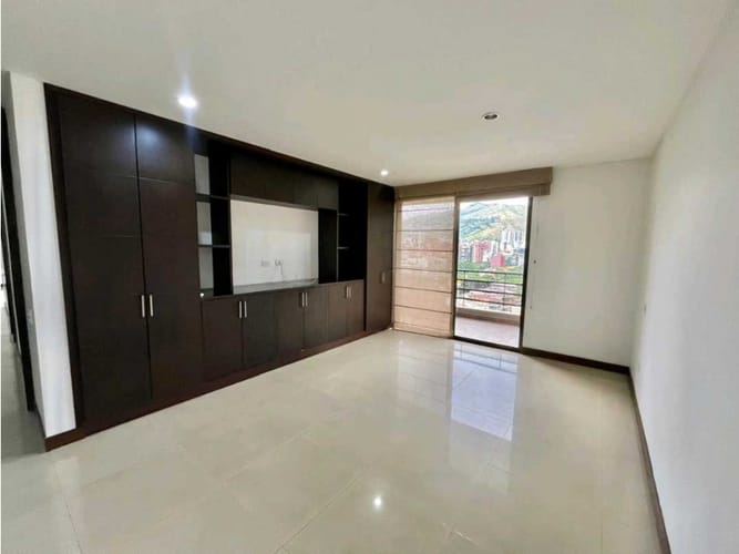 Apartamento de 3 alcobas en venta en Aguacatal, Cali, 180 m² · foto 13 de 24