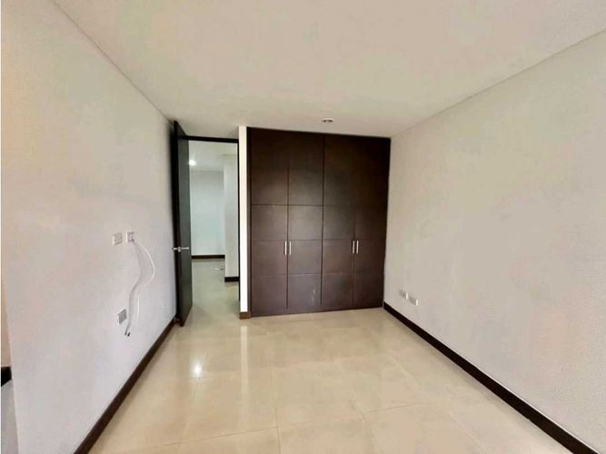 Apartamento de 3 alcobas en venta en Aguacatal, Cali, 180 m² · foto 18 de 24