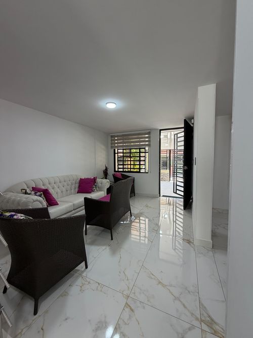 Casa de 6 alcobas en venta en Urbanizacion Diamante Ii Etapa, Bucaramanga, 200 m² · foto 5 de 24