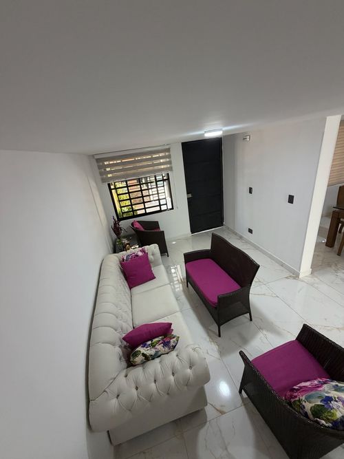 Casa de 6 alcobas en venta en Urbanizacion Diamante Ii Etapa, Bucaramanga, 200 m² · foto 13 de 24