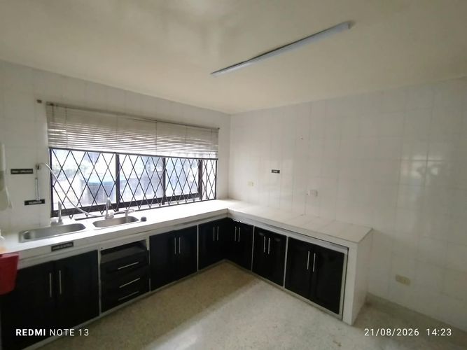 Casa de 6 alcobas en venta en San Alonso, Bucaramanga, 276 m² · foto 19 de 24