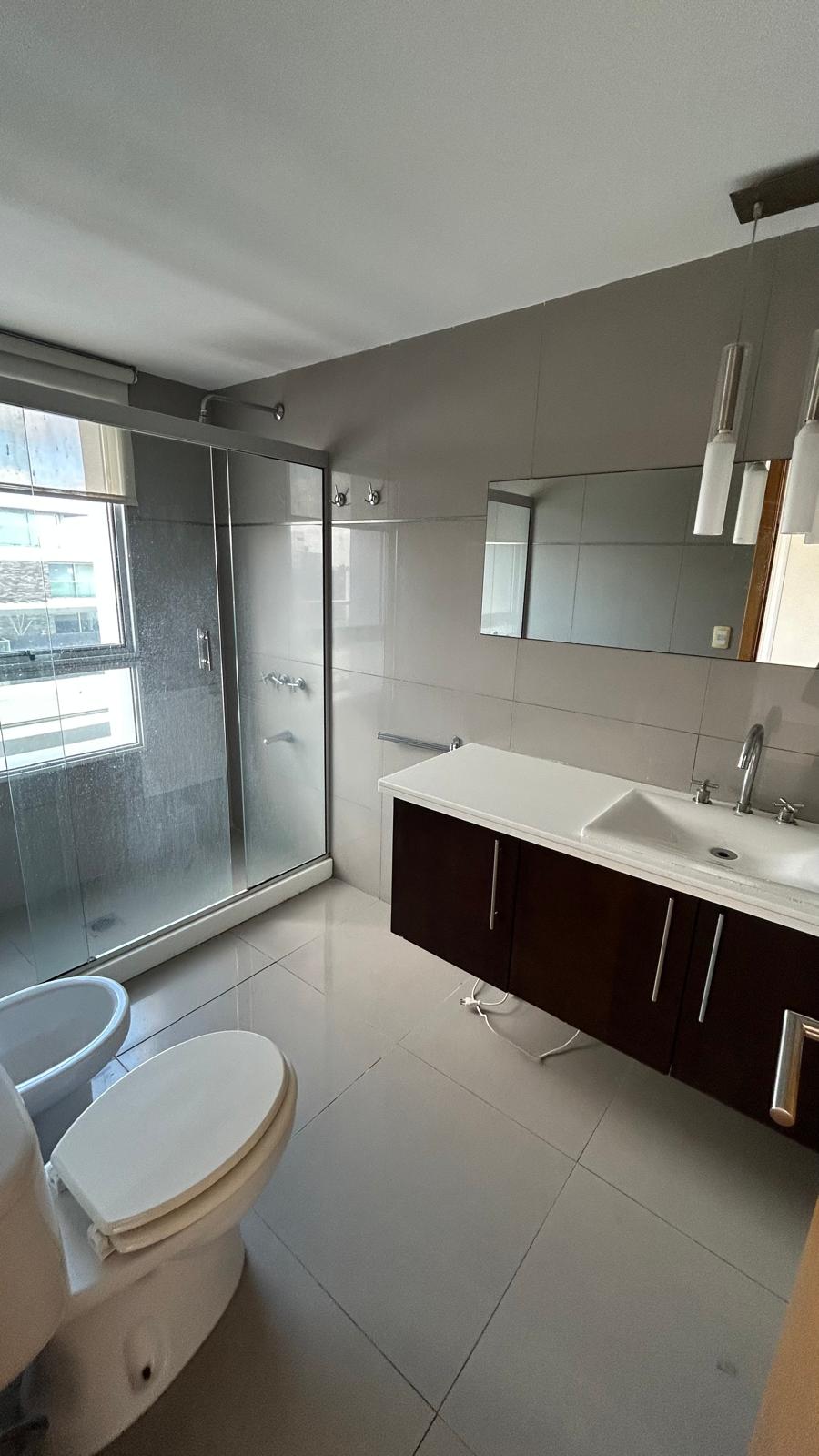 Alquiler de Apartamento pent-house de 2 dormitorios, garaje, terraza con vista a la rambla en Malvin · Foto 9