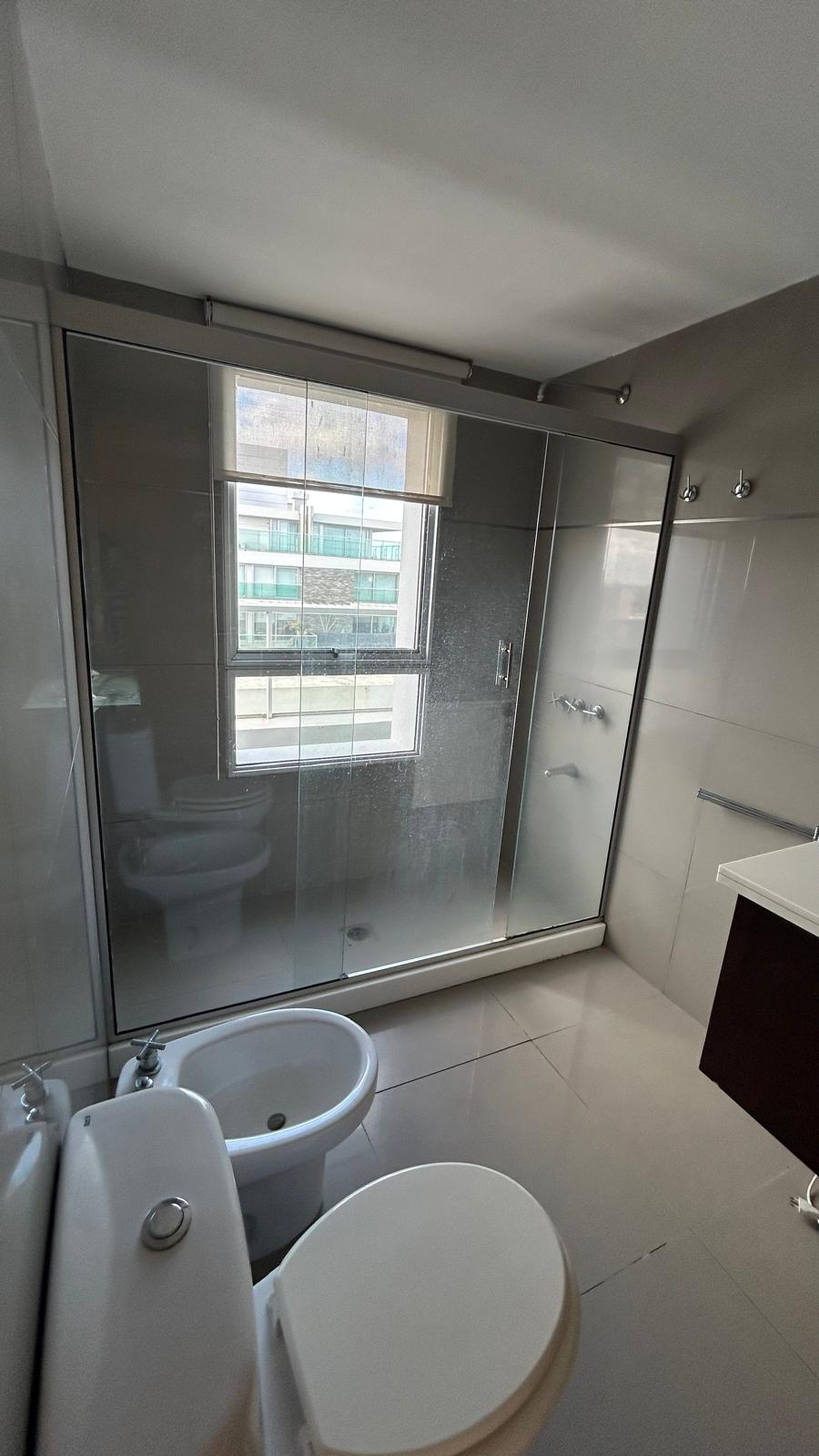 Alquiler de Apartamento pent-house de 2 dormitorios, garaje, terraza con vista a la rambla en Malvin · Foto 10