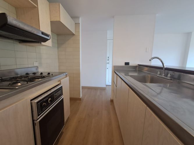 Apartamento de 1 alcoba en arriendo en El Tesoro, Medellín, 101 m² · foto 4 de 15
