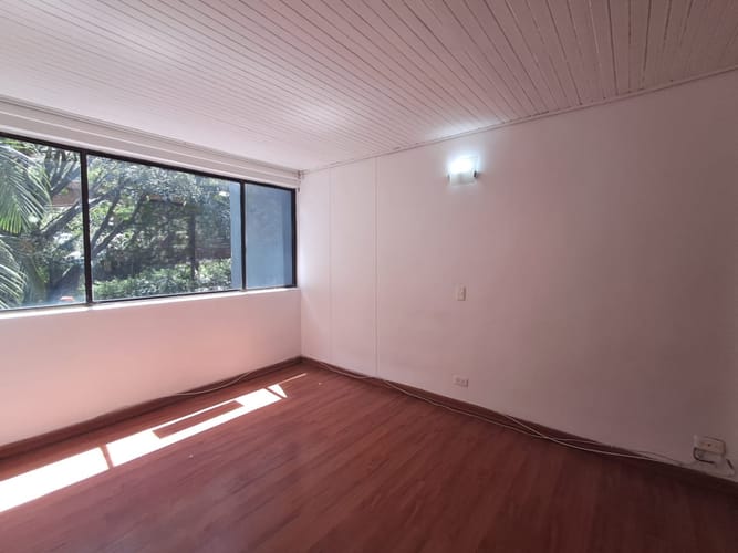 Apartamento de 1 alcoba en arriendo en El Tesoro, Medellín, 101 m² · foto 7 de 15