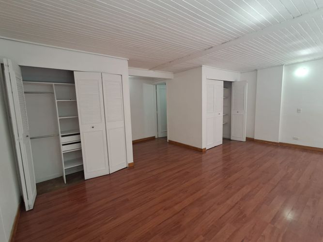 Apartamento de 1 alcoba en arriendo en El Tesoro, Medellín, 101 m² · foto 9 de 15