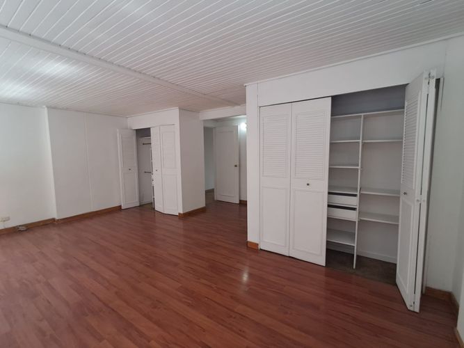 Apartamento de 1 alcoba en arriendo en El Tesoro, Medellín, 101 m² · foto 15 de 15
