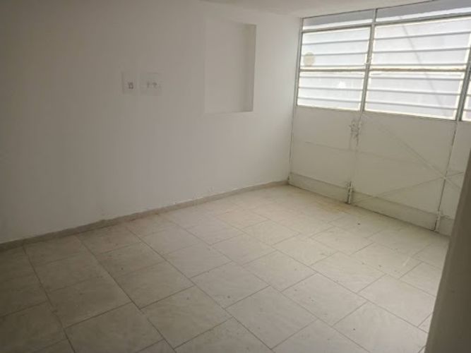 Casa de 4 alcobas en venta en Santa Barbara, Bogotá, 300 m² · foto 2 de 24