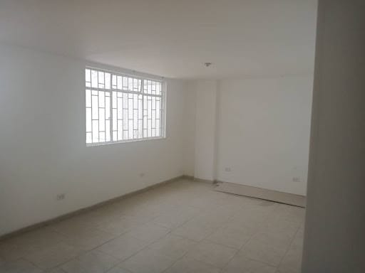 Casa de 4 alcobas en venta en Santa Barbara, Bogotá, 300 m² · foto 11 de 24