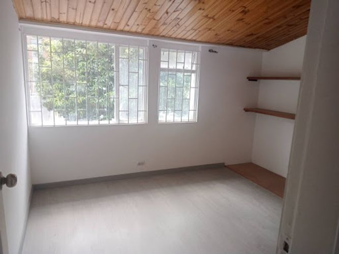 Casa de 4 alcobas en venta en Santa Barbara, Bogotá, 300 m² · foto 15 de 24