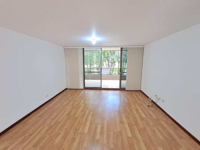 Apartamento de 3 alcobas en arriendo en Los Balsos, Medellín, 133 m² · foto 2 de 24