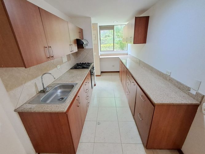 Apartamento de 3 alcobas en arriendo en Los Balsos, Medellín, 133 m² · foto 3 de 24