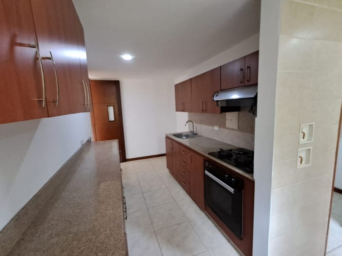 Apartamento de 3 alcobas en arriendo en Los Balsos, Medellín, 133 m² · foto 4 de 24