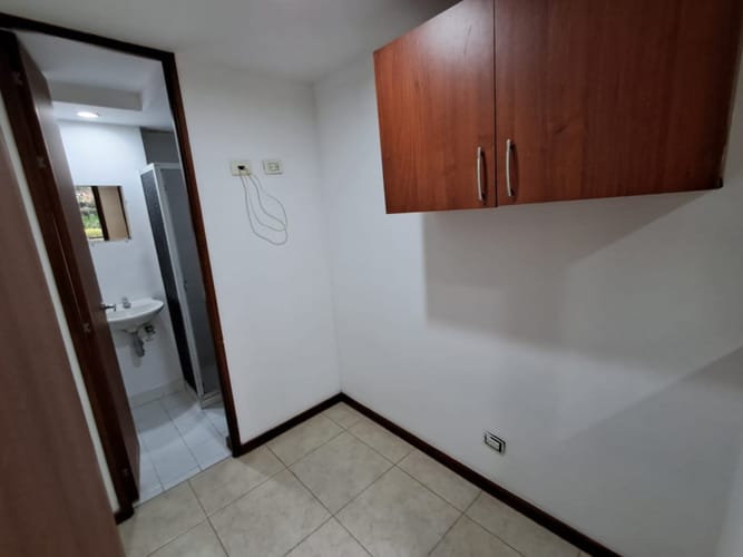 Apartamento de 3 alcobas en arriendo en Los Balsos, Medellín, 133 m² · foto 6 de 24