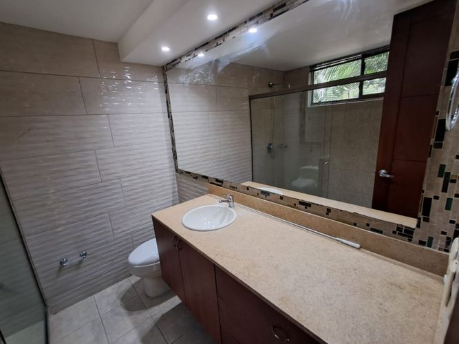 Apartamento de 3 alcobas en arriendo en Los Balsos, Medellín, 133 m² · foto 21 de 24