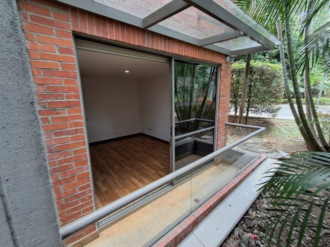 Apartamento de 3 alcobas en arriendo en Los Balsos, Medellín, 133 m² · foto 23 de 24