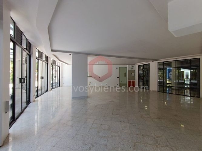Local en arriendo en El Poblado, Medellín, 230 m² · foto 3 de 21