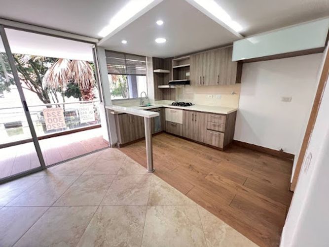Apartamento de 3 alcobas en arriendo en Zuñiga, Envigado, 120 m² · foto 3 de 21