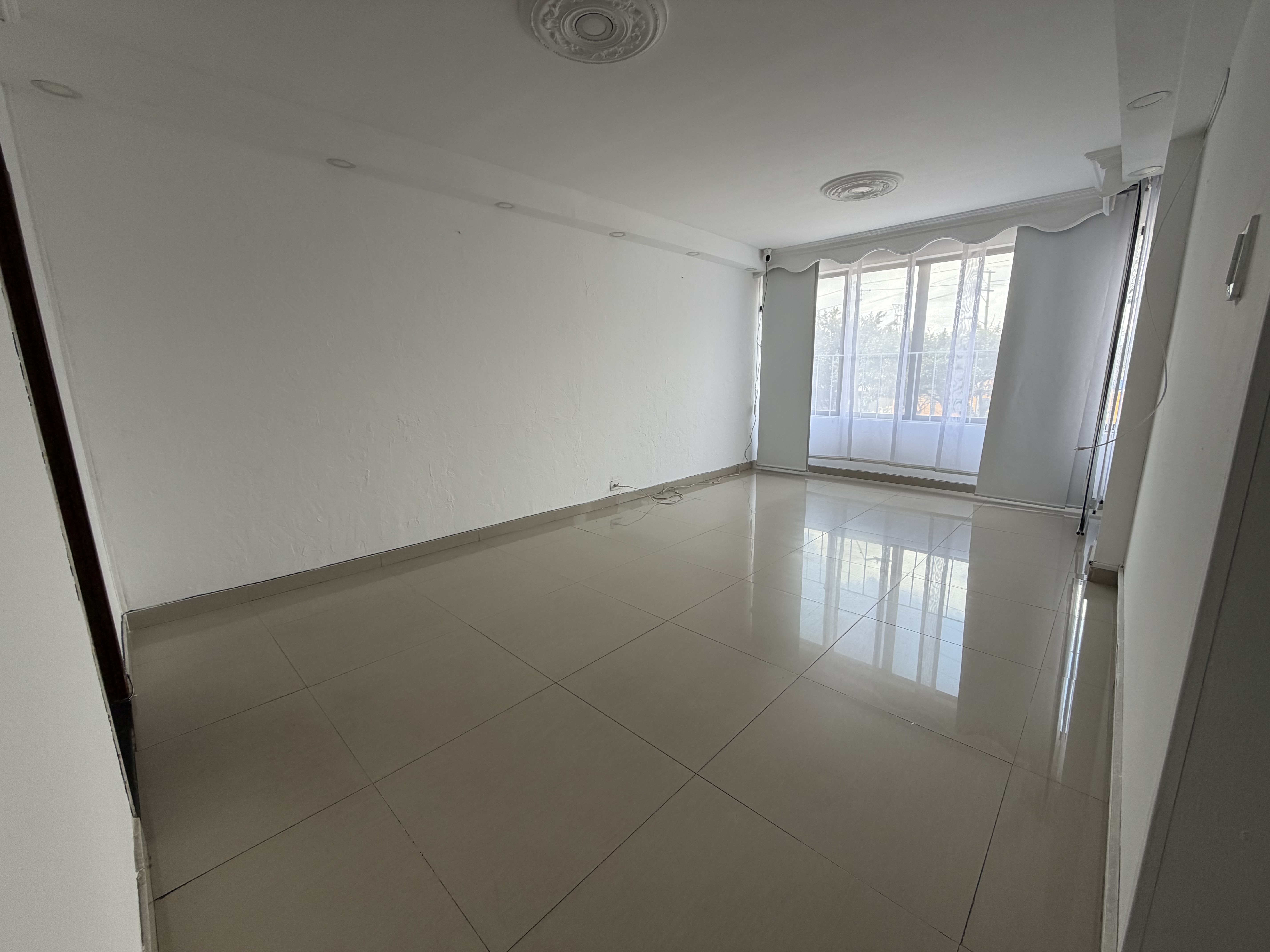 Apartamento en venta en Primavera Occidental - Puente Aranda, Bogotá · foto 2 de 18