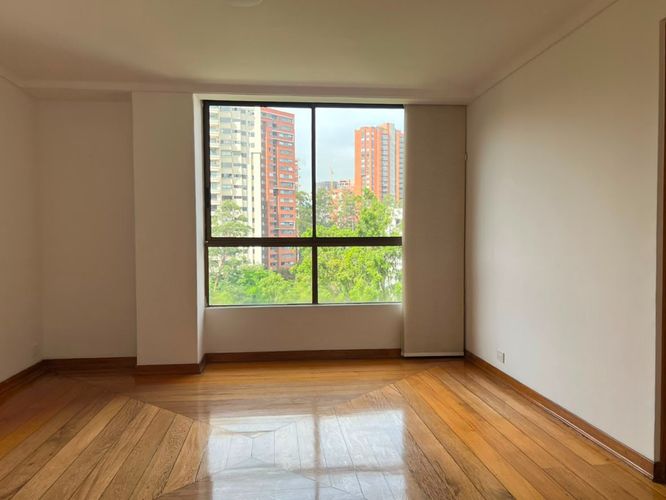 Apartamento de 3 alcobas en venta en El Poblado, Medellín, 200 m² · foto 8 de 17