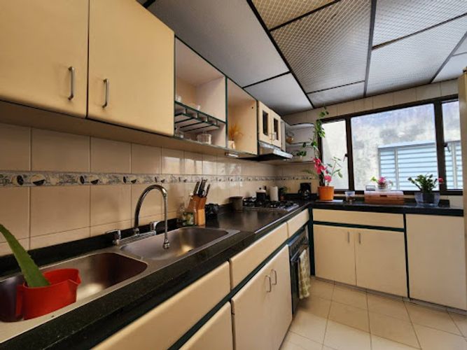 Casa de 3 alcobas en venta en El Encanto, Bogotá, 277 m² · foto 3 de 20