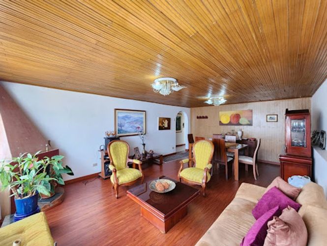 Casa de 3 alcobas en venta en El Encanto, Bogotá, 277 m² · foto 10 de 20