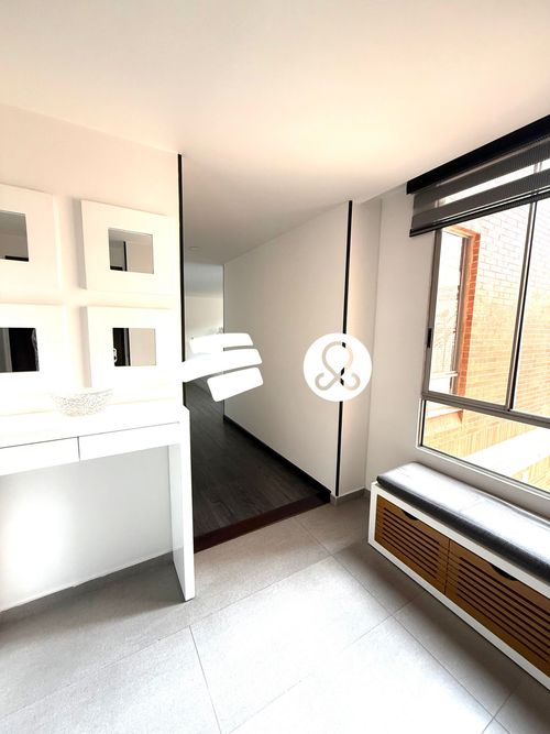 Apartamento en venta en Lagos De Cordoba, Bogotá · foto 4 de 8