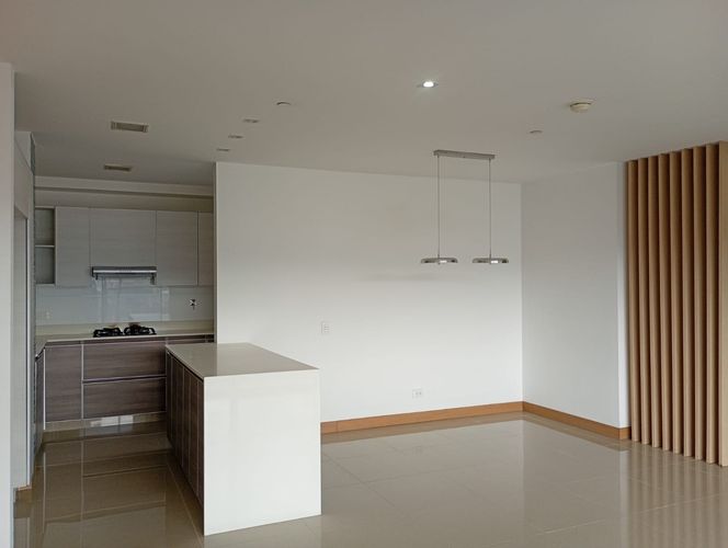 Apartamento de 3 alcobas en arriendo en El Poblado, Medellín, 143 m² · foto 4 de 17